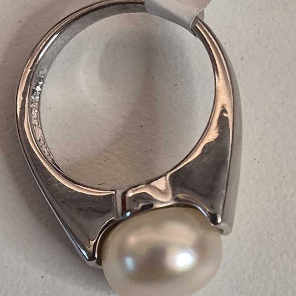 Sterling Silver Pearl Ring Size 6 - Picture 4 of 5